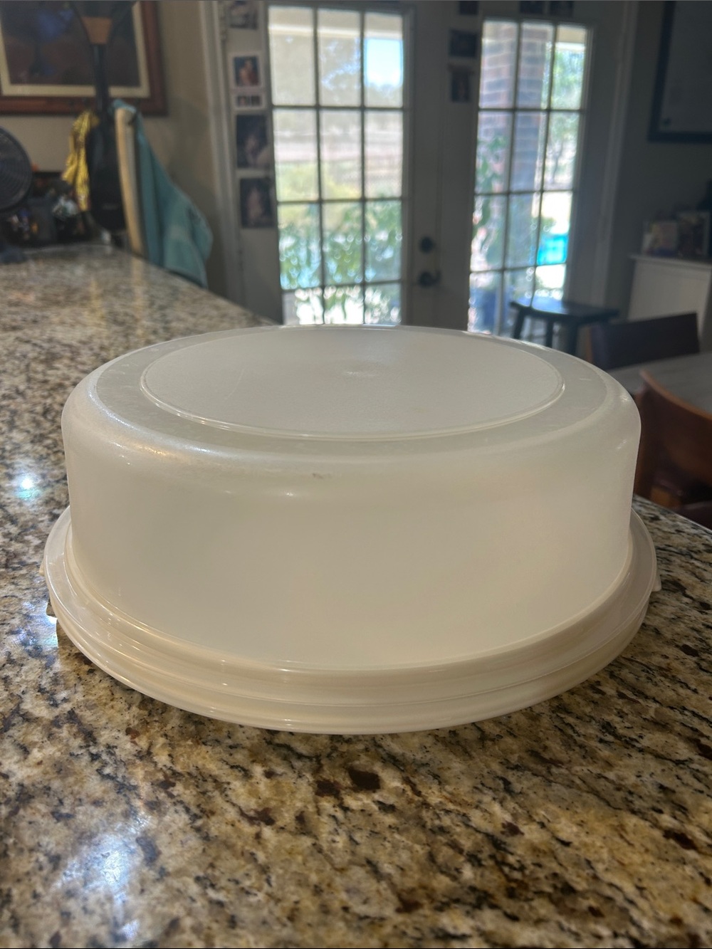 Rubbermaid White Plastic Cake Carrier Cover